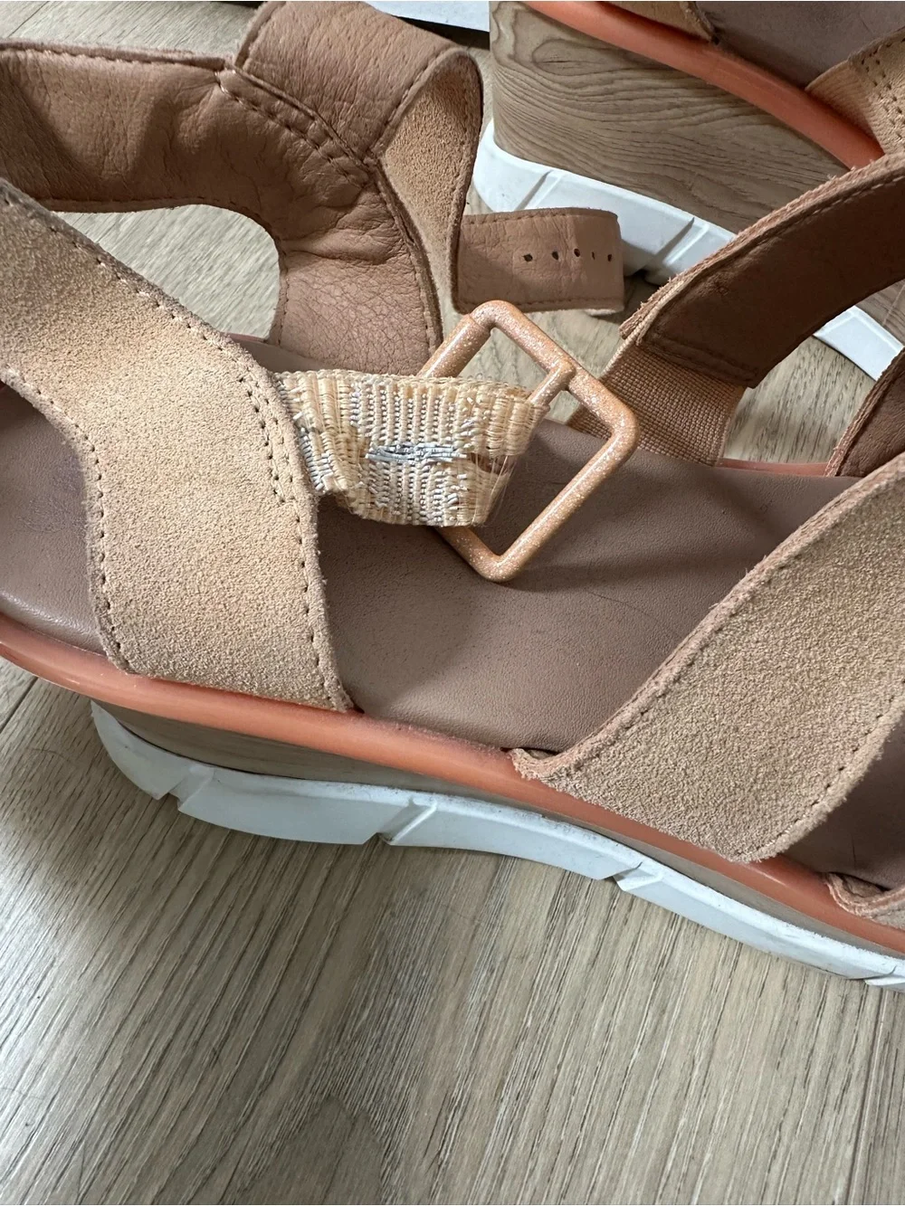 Sorel tan suede